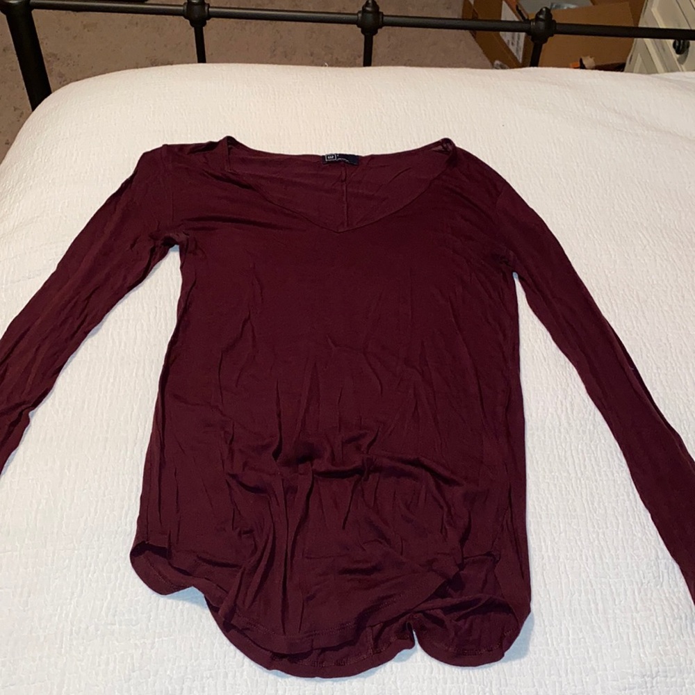 Maroon V-neck longsleeve, very dressy